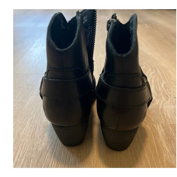 BORN Carmel Harness Booties US 7 M Black Leather Heels Chelsea Ankle Boots - Picture 4 of 7